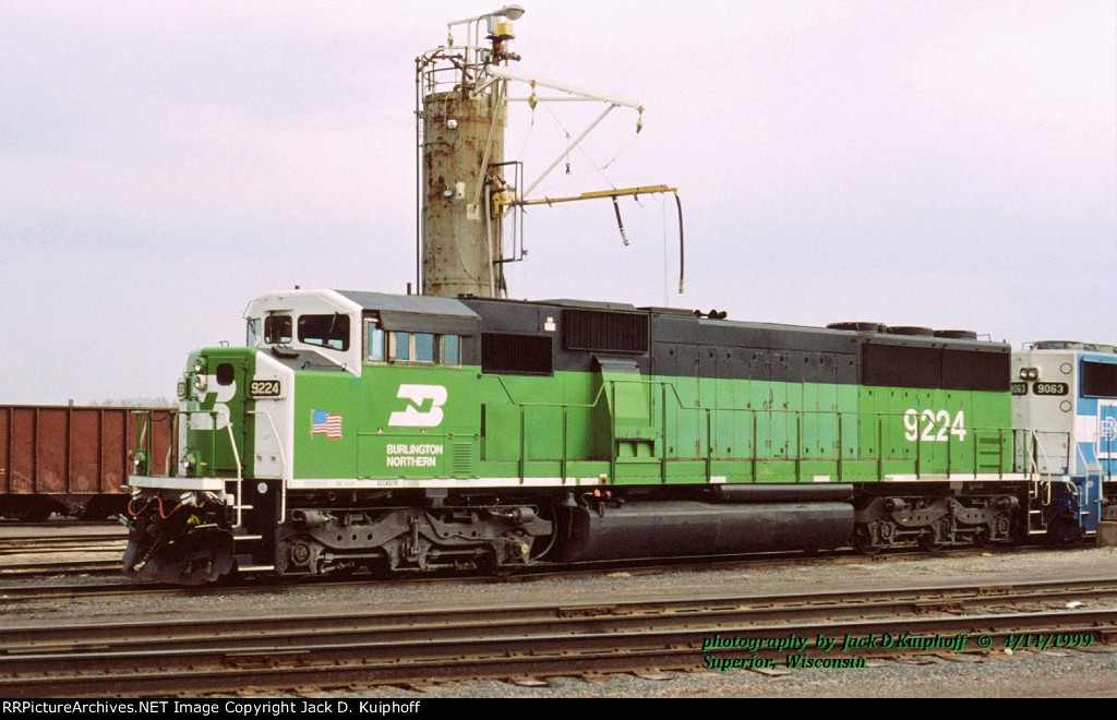 BN 9224, SD60M, Superior, WI. 4-14-1999